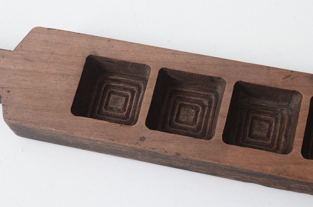 アンティーク雑貨　古い菓子型9個(寿、花)