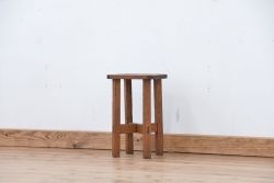 アンティーク家具　古い木のシンプルな角スツール(椅子)