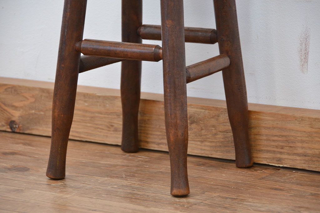 アンティーク家具　アンティーク　使い込まれたかわいいスツール(椅子)