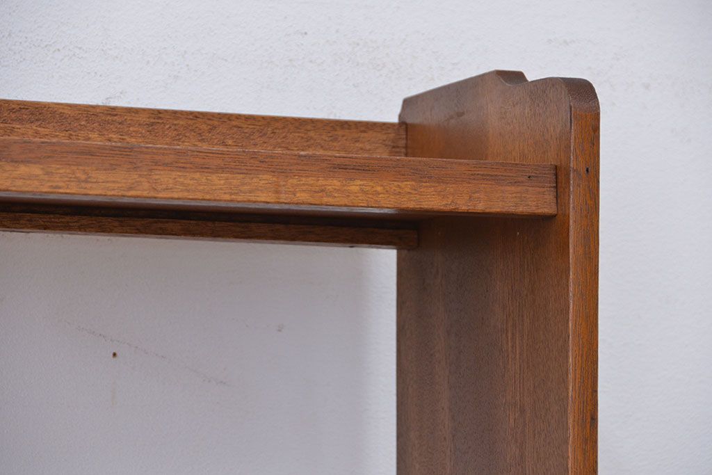 レトロ家具　昭和レトロ ★シンプルな縦型本棚(ブックシェルフ)