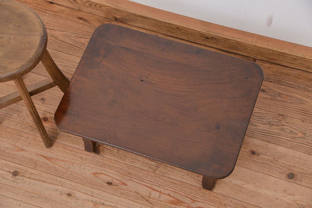 レトロ家具　昭和レトロ 天板一枚板古い木の小振りなちゃぶ台(テーブル、机)