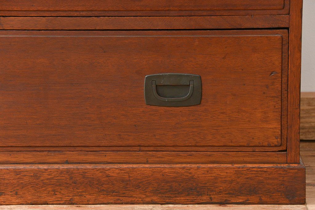 アンティーク家具　アンティーク 上品なデザインの二段重ね衣装盆付き整理タンス(箪笥、チェスト、ワードローブ)