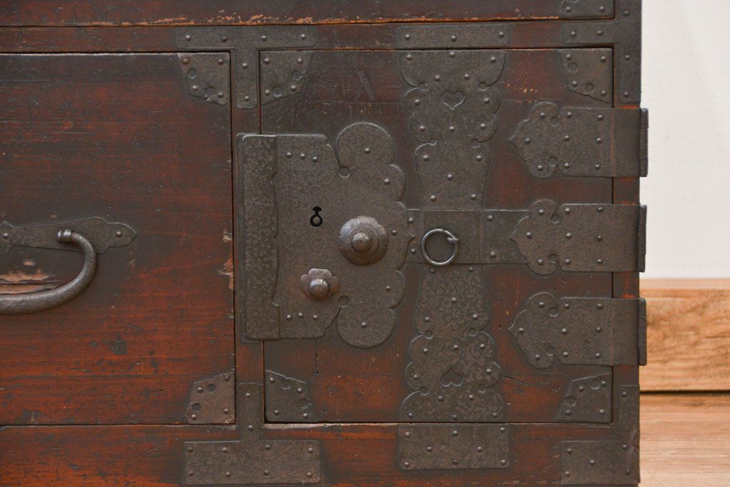 アンティーク家具　古民具・骨董 使い込まれた時代箪笥ローボード(1)(ローチェスト)