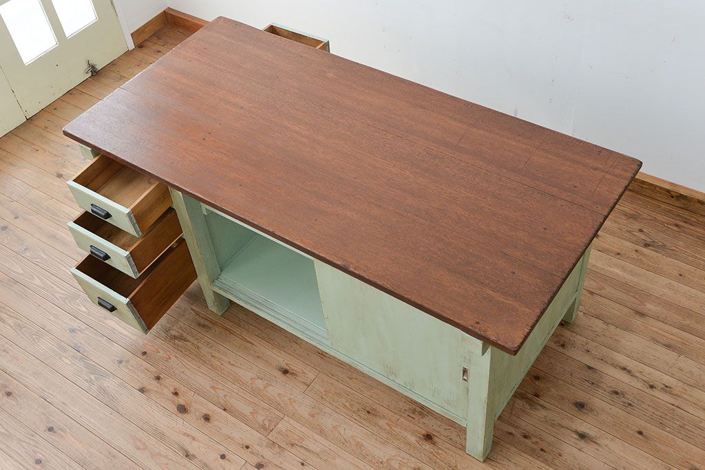 アンティーク家具　1970年頃 両面引き出し付きの大きな作業台(テーブル、机)