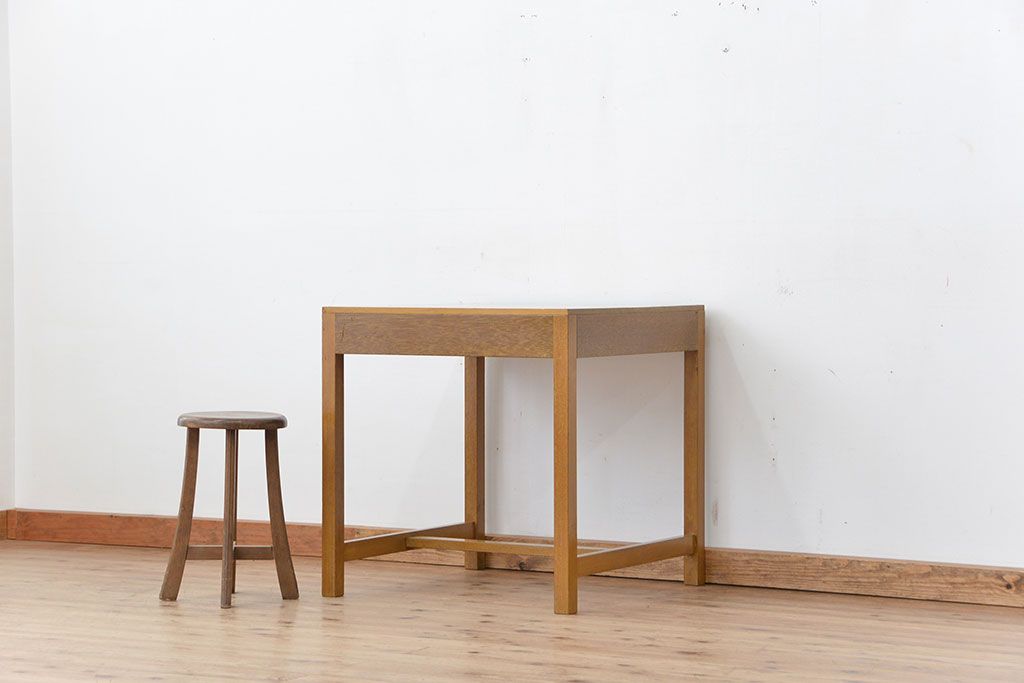レトロ家具　昭和レトロ シンプルな角テーブル(机、作業台)