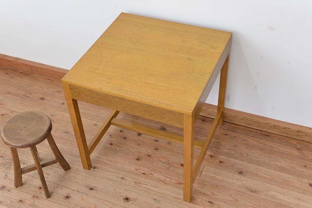レトロ家具　昭和レトロ シンプルな角テーブル(机、作業台)