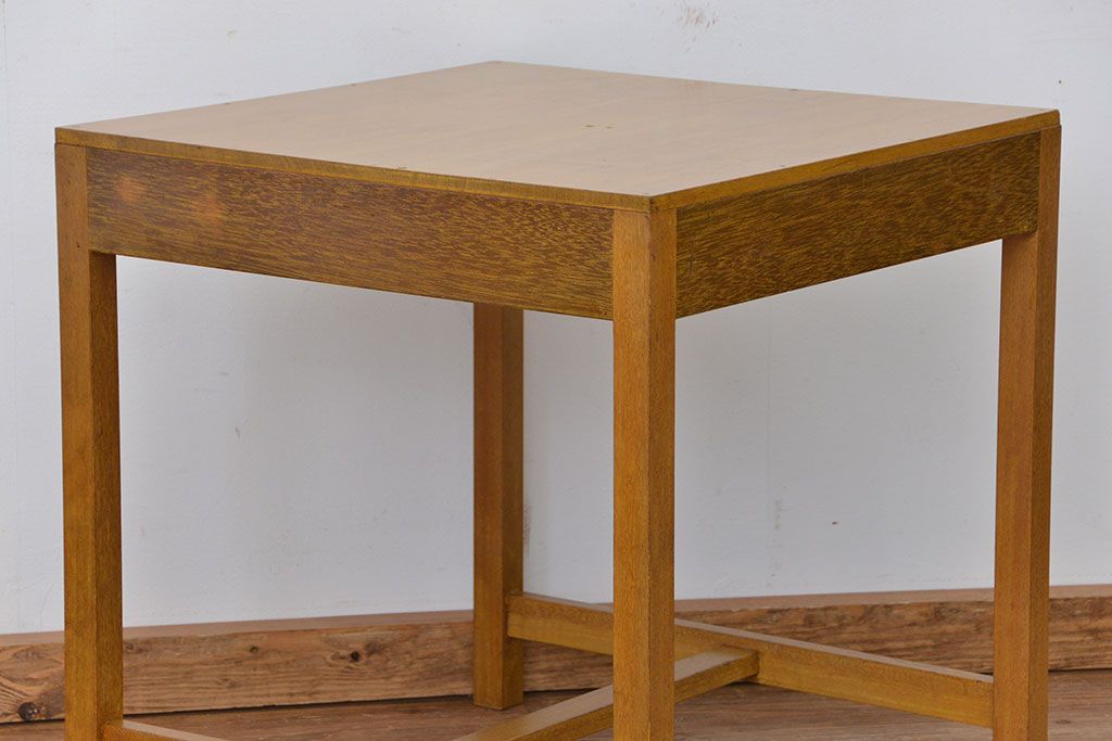 レトロ家具　昭和レトロ シンプルな角テーブル(机、作業台)