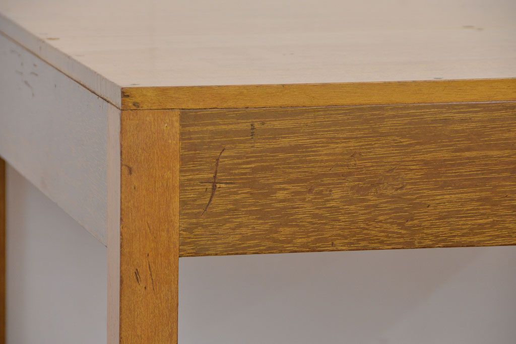 レトロ家具　昭和レトロ シンプルな角テーブル(机、作業台)