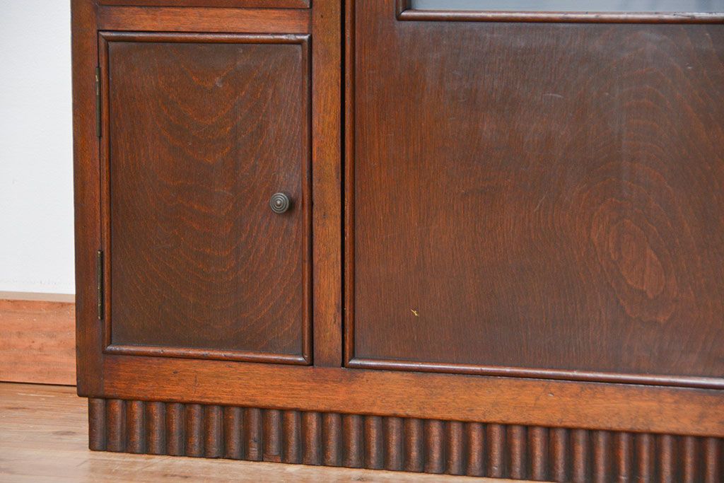アンティーク家具　アンティーク 希少 古いお屋敷の変わり型収納棚(飾り棚、本棚)