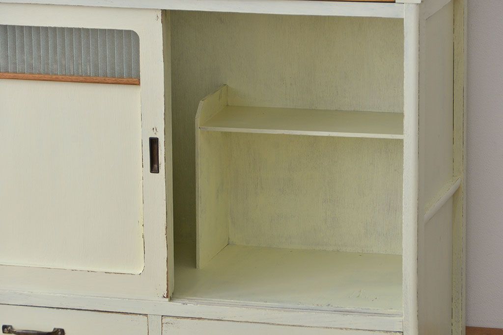 アンティーク家具　☆アンティークペイント 銀モールガラス二段重ね 食器棚(収納棚)
