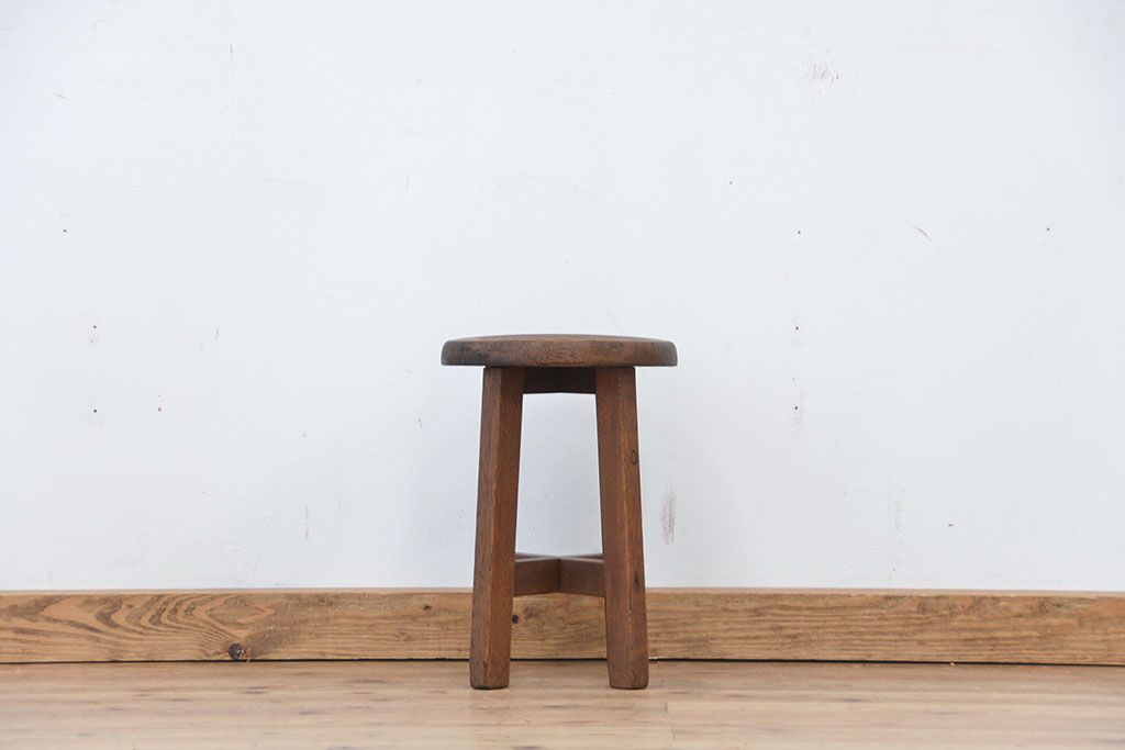 レトロ家具　昭和レトロ 古い木の素朴なスツール(丸椅子、イス)