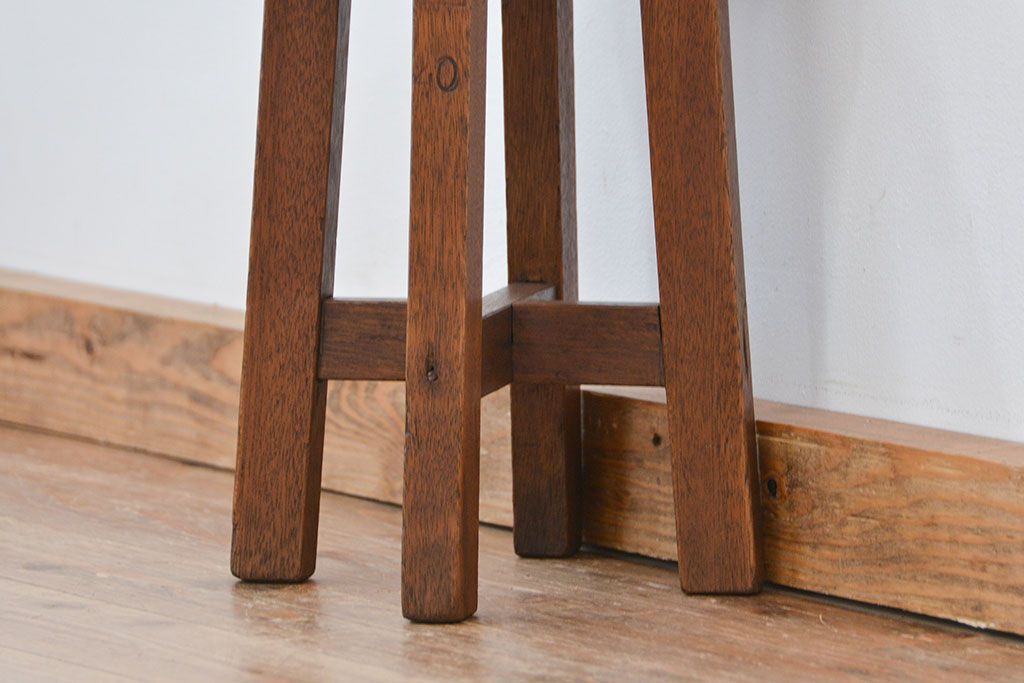 レトロ家具　昭和レトロ 古い木の素朴なスツール(丸椅子、イス)