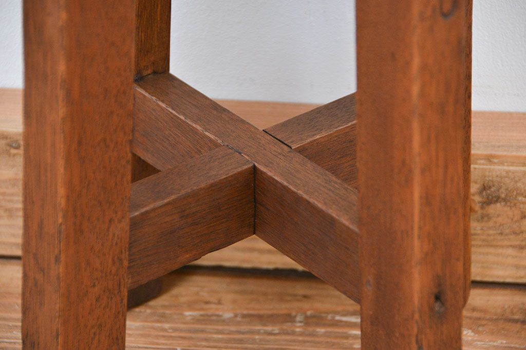 レトロ家具　昭和レトロ 古い木の素朴なスツール(丸椅子、イス)