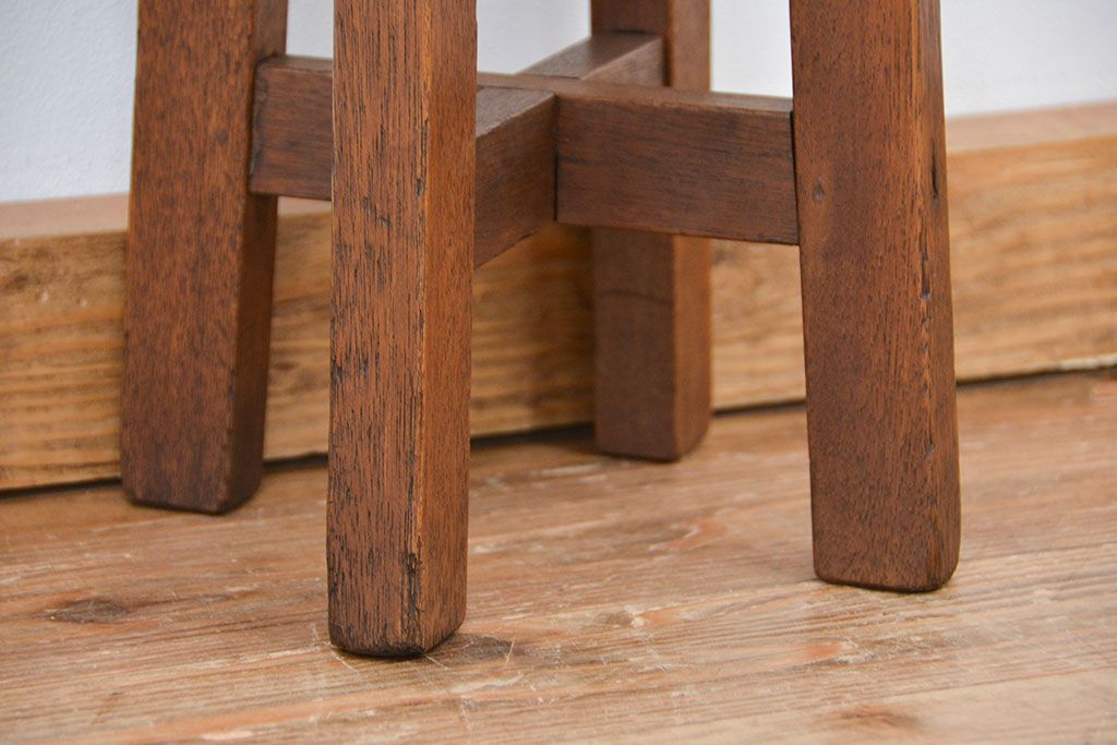 レトロ家具　昭和レトロ 古い木の素朴なスツール(丸椅子、イス)