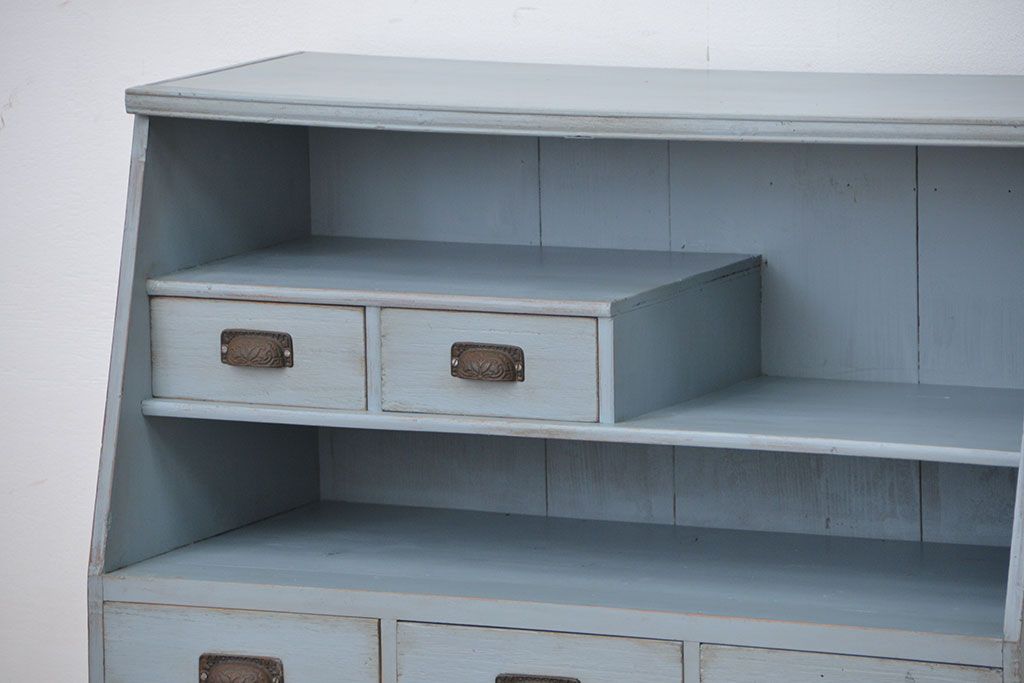 アンティーク家具　アンティークペイントの脚付き飾り棚(引き出し付き収納棚)