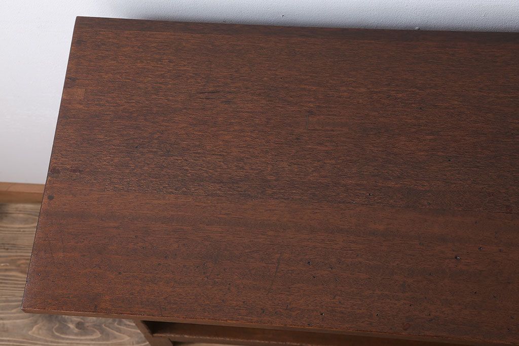 アンティーク家具　マガジンラック付き!古い木の脚付きカウンターテーブル(本棚)