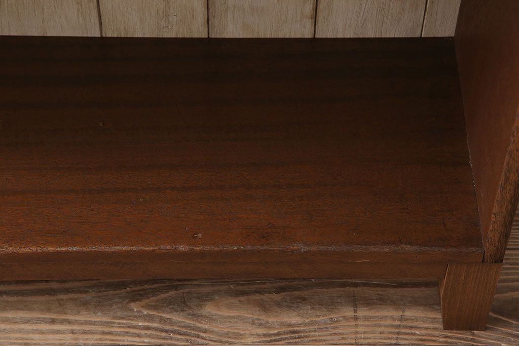 アンティーク家具　マガジンラック付き!古い木の脚付きカウンターテーブル(本棚)