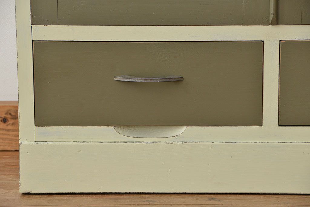 レトロ家具　アンティークペイント　レトロでかわいい本箱(ブックケース)