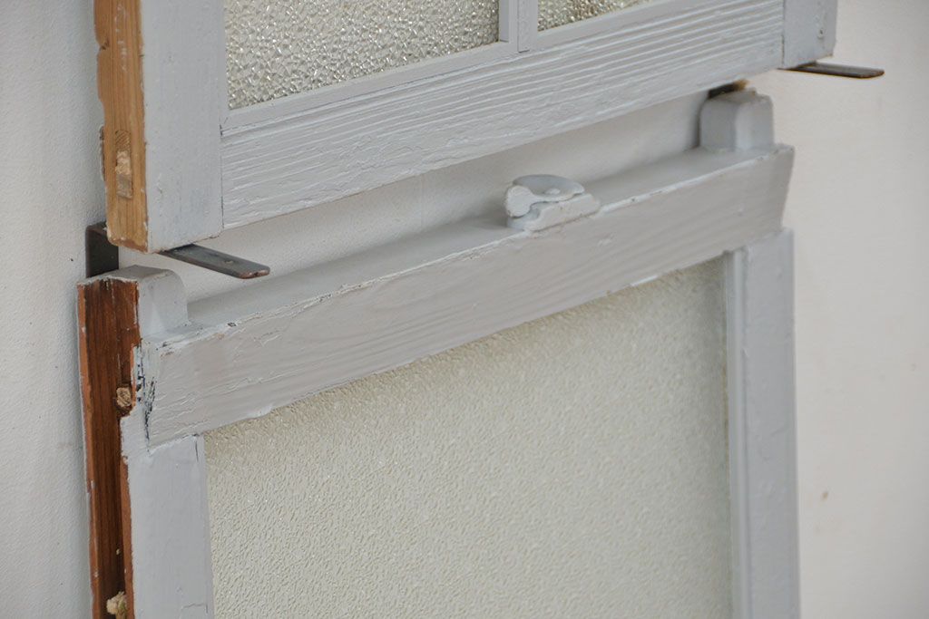 アンティーク建具　ペイント　古い洋館で使われていたダイヤガラス入りの上げ下げ窓1セット(ガラス戸)(R-012226)