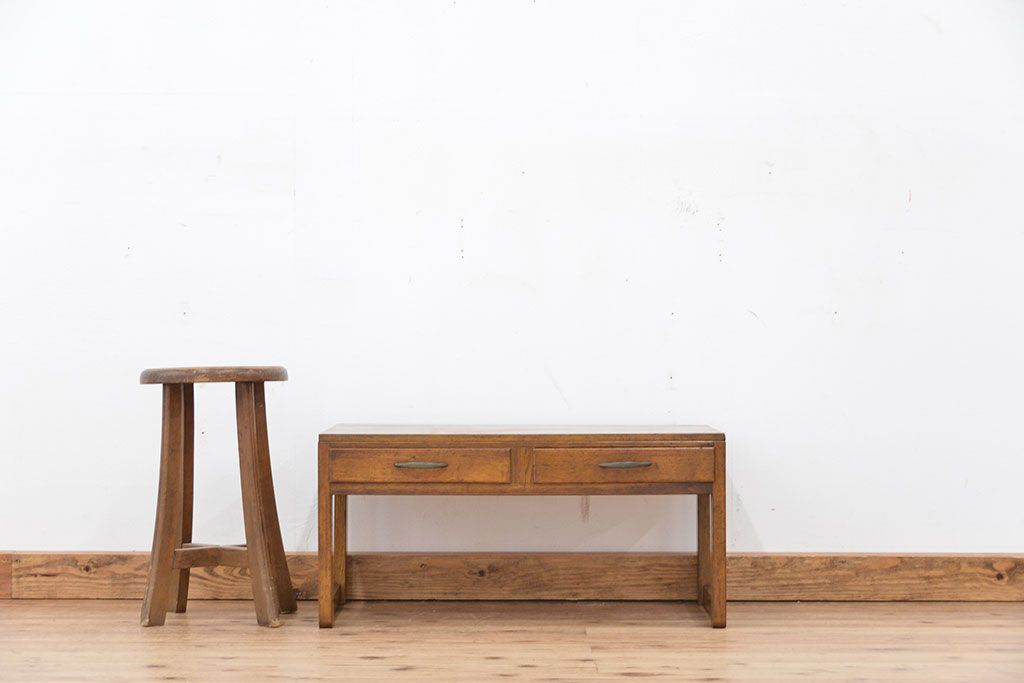 レトロ家具　昭和レトロ 古い栓材の小さな文机(テーブル)