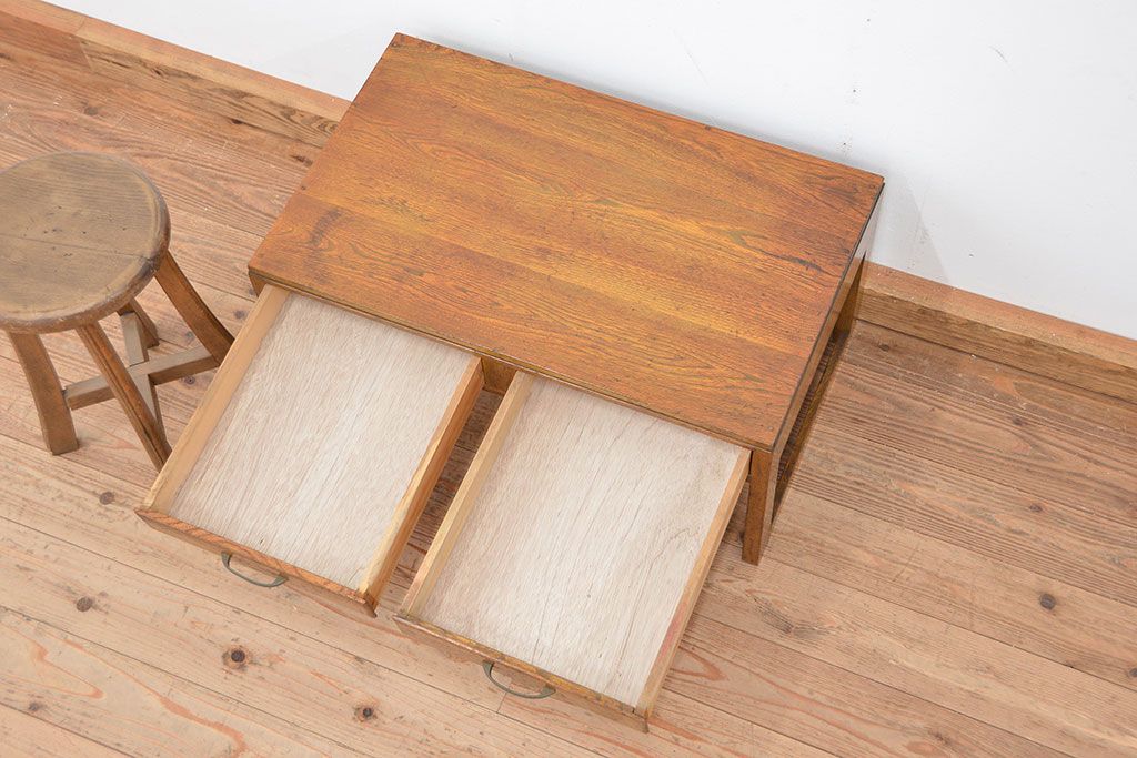 レトロ家具　昭和レトロ 古い栓材の小さな文机(テーブル)