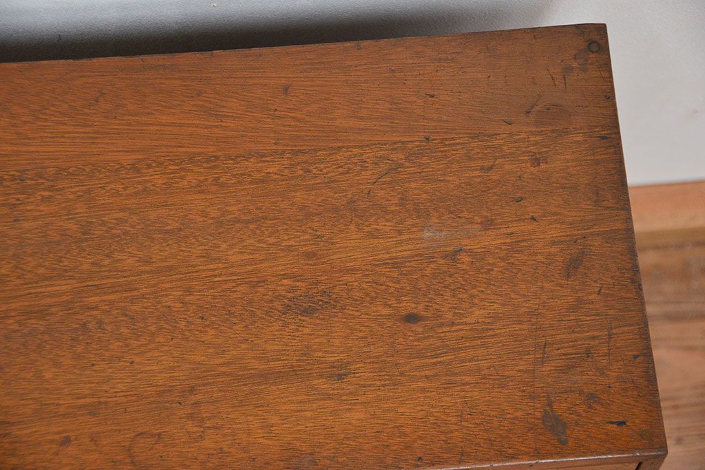 アンティーク家具　アンティーク 1950〜60年頃 上品で小振りなライティングビューロー