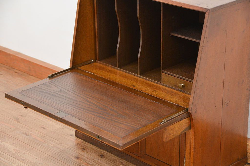 アンティーク家具　アンティーク 1950〜60年頃 上品で小振りなライティングビューロー