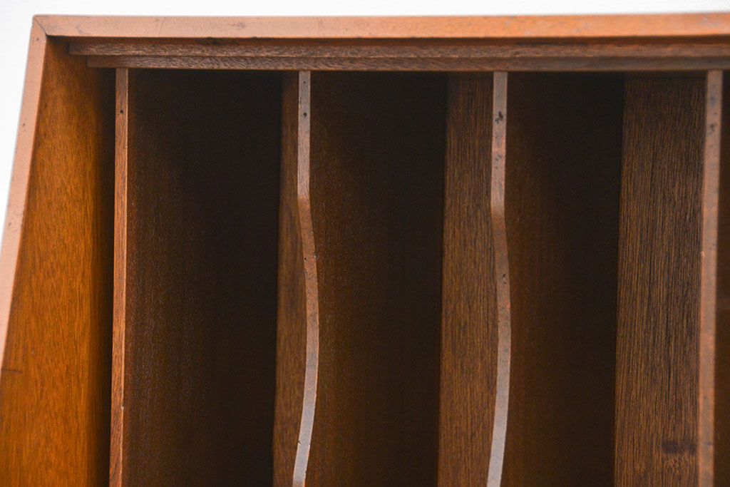 アンティーク家具　アンティーク 1950〜60年頃 上品で小振りなライティングビューロー