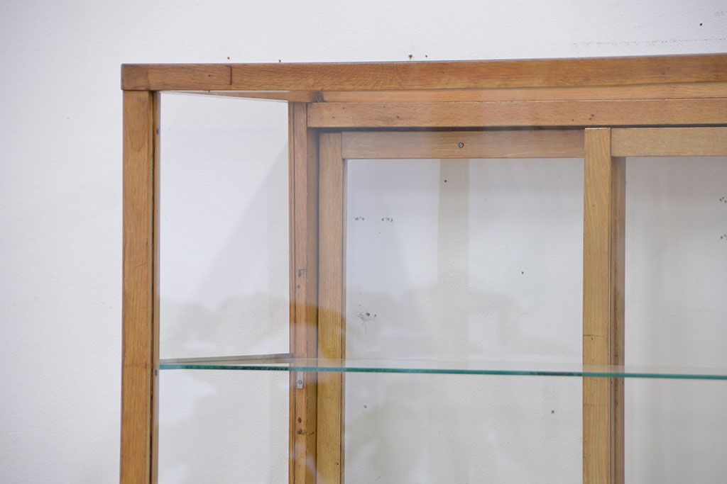 アンティーク家具　アンティーク 古いパン屋の大きな脚付き縦型ガラスケース(ショーケース)