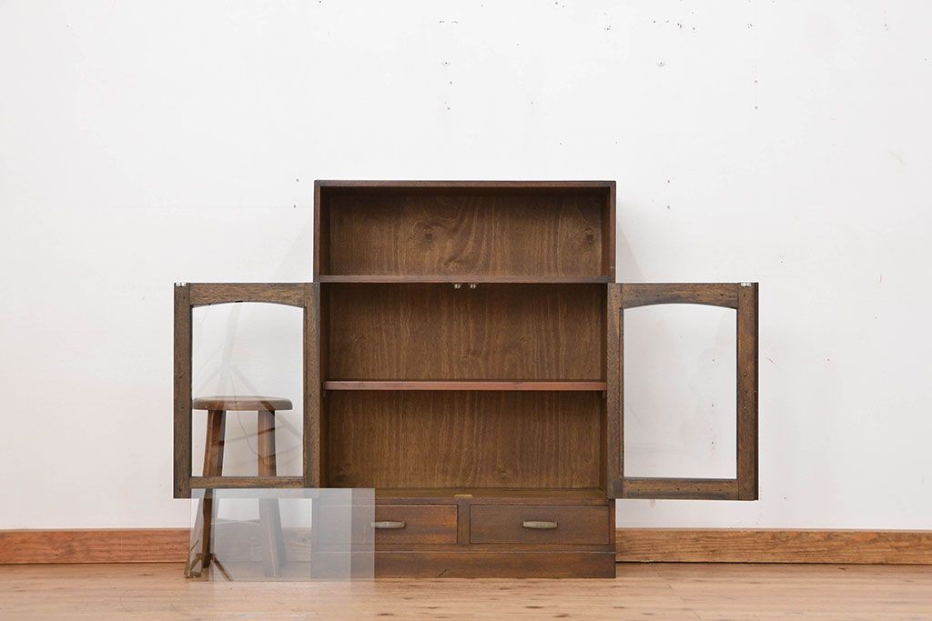 レトロ家具　昭和レトロ ガラス引き戸の本箱(収納棚)