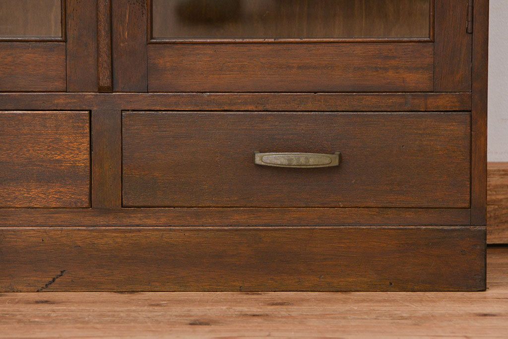 レトロ家具　昭和レトロ ガラス引き戸の本箱(収納棚)