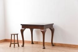 アンティーク家具　イギリスアンティーク 1920年頃　かわいいデザインのエクステンションテーブル