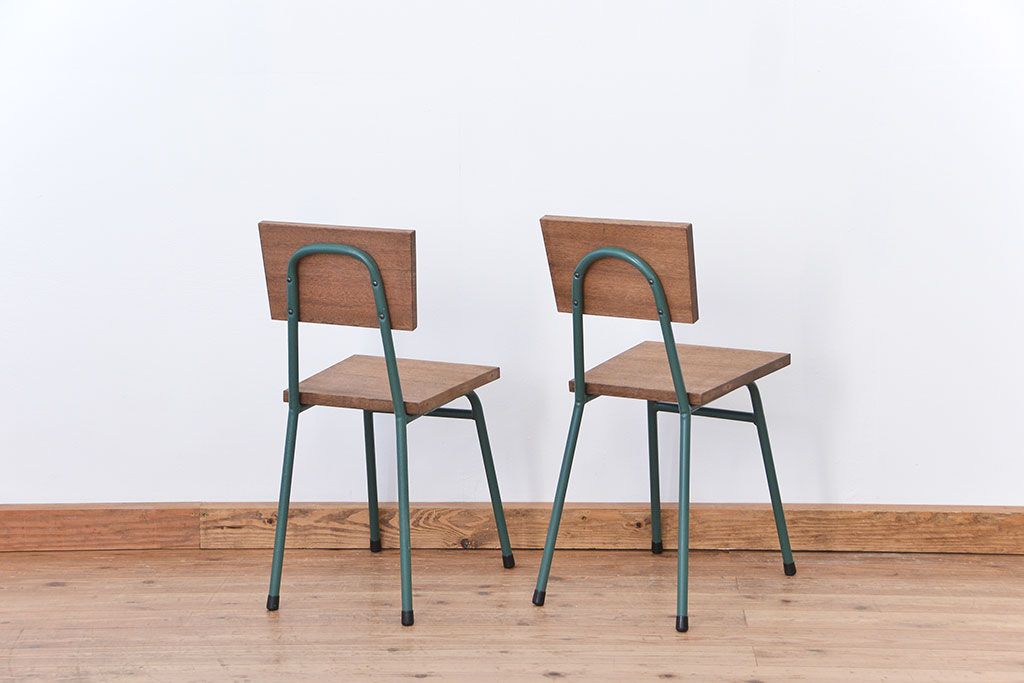 レトロ家具　昭和レトロ 古い鉄脚のかわいいペイントチェア2脚セット(1)(イス、椅子)