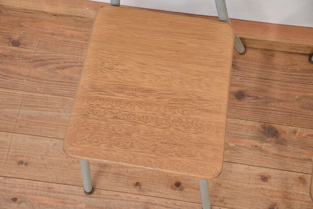 レトロ家具　昭和レトロ 古い鉄脚のかわいいペイントチェア2脚セット(3)(イス、椅子)