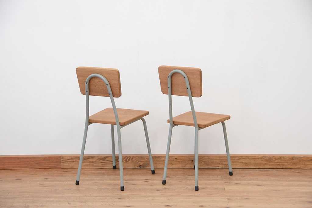 レトロ家具　昭和レトロ 古い鉄脚のかわいいペイントチェア2脚セット(3)(イス、椅子)