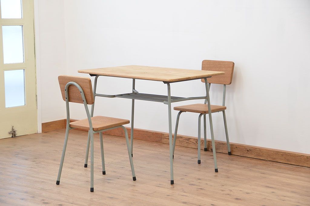 レトロ家具　昭和レトロ 古い鉄脚のかわいいペイントチェア2脚セット(3)(イス、椅子)