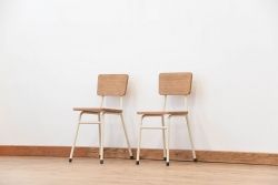 レトロ家具　昭和レトロ 古い鉄脚のかわいいペイントチェア2脚セット(4)(イス、椅子)