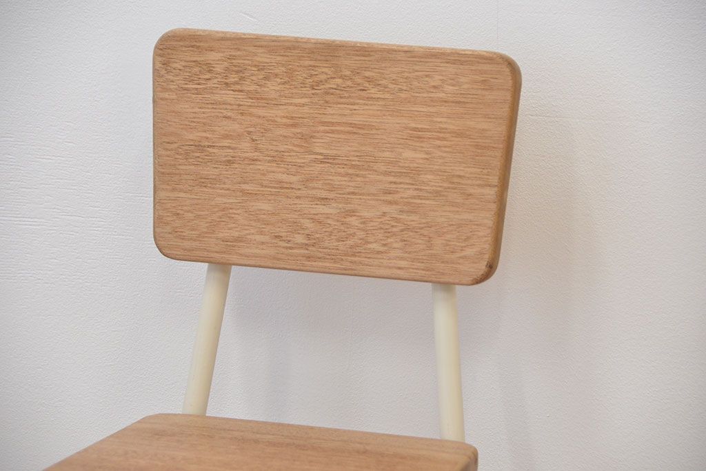レトロ家具　昭和レトロ 古い鉄脚のかわいいペイントチェア2脚セット(4)(イス、椅子)