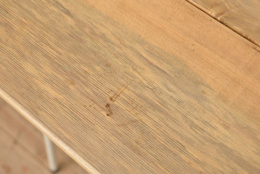 アンティーク家具　アンティーク  古い鉄脚と古材天板のシンプルなペイントテーブル(2)(机・作業台・デスク)