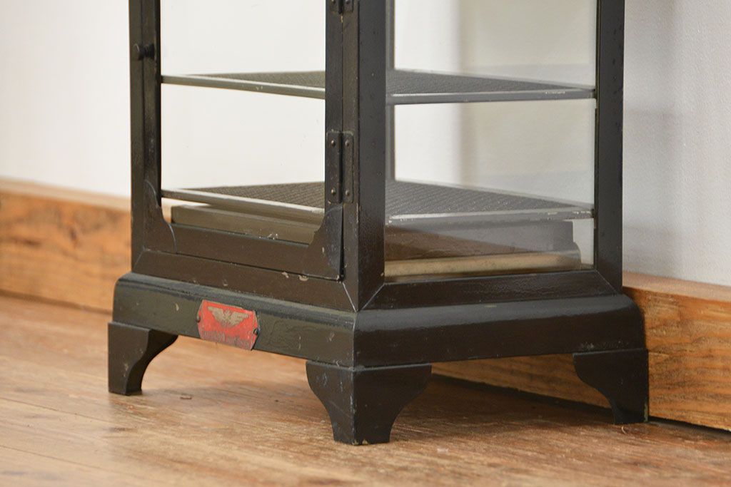 レトロ家具　昭和レトロ 古いアイアンの小さな卓上ガラスケース(ショーケース、飾り棚)
