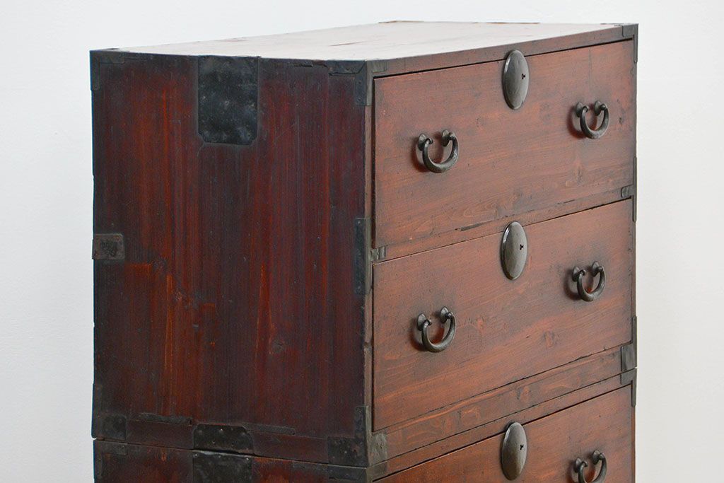 アンティーク家具　古民具・骨董 ☆シンプルな丸金具二段重ね時代箪笥