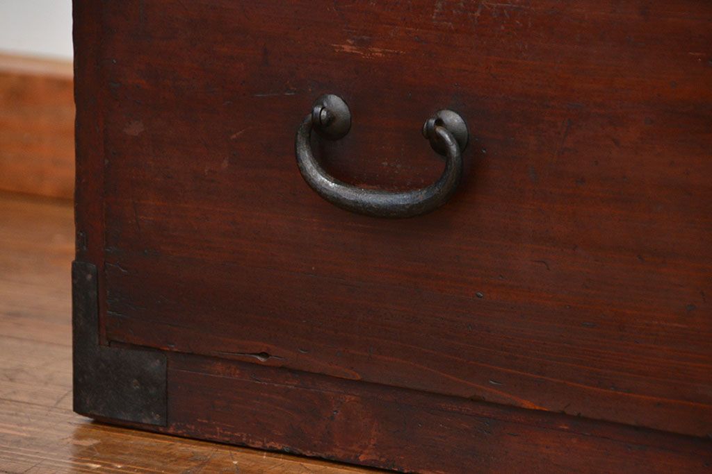 アンティーク家具　古民具・骨董 ☆シンプルな丸金具二段重ね時代箪笥
