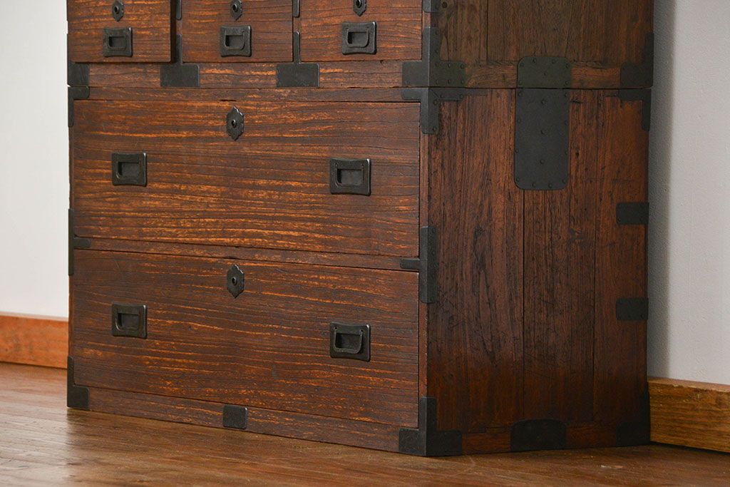 アンティーク家具　アンティーク ☆モダンデザインの二段重ね時代箪笥