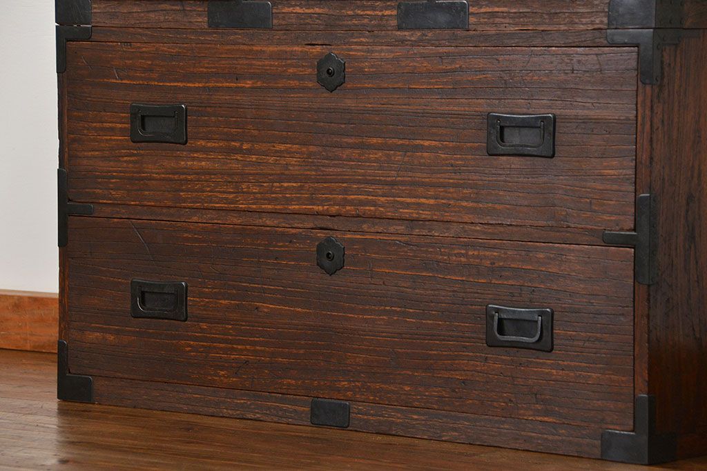 アンティーク家具　アンティーク ☆モダンデザインの二段重ね時代箪笥