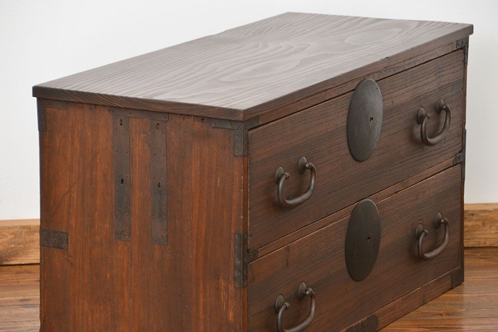 アンティーク家具　古民具・骨董 天板補強 大きな丸金具時代箪笥(ローボード)