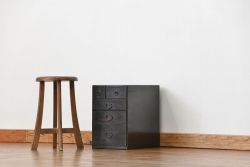 アンティーク家具　古民具・骨董 使い込まれた小引き出し