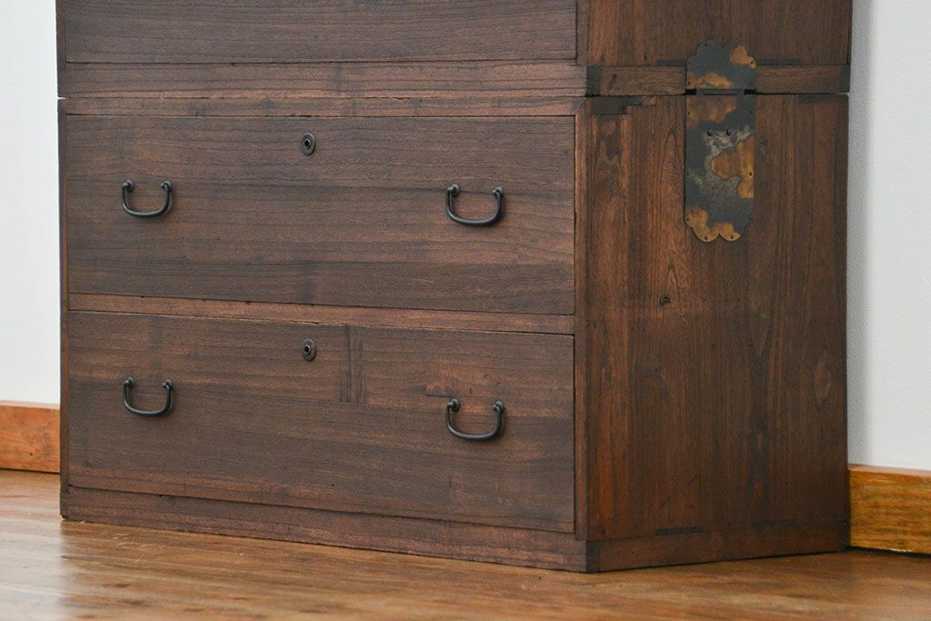 レトロ家具　昭和レトロ ☆シンプルな二段重ね箪笥(チェスト)