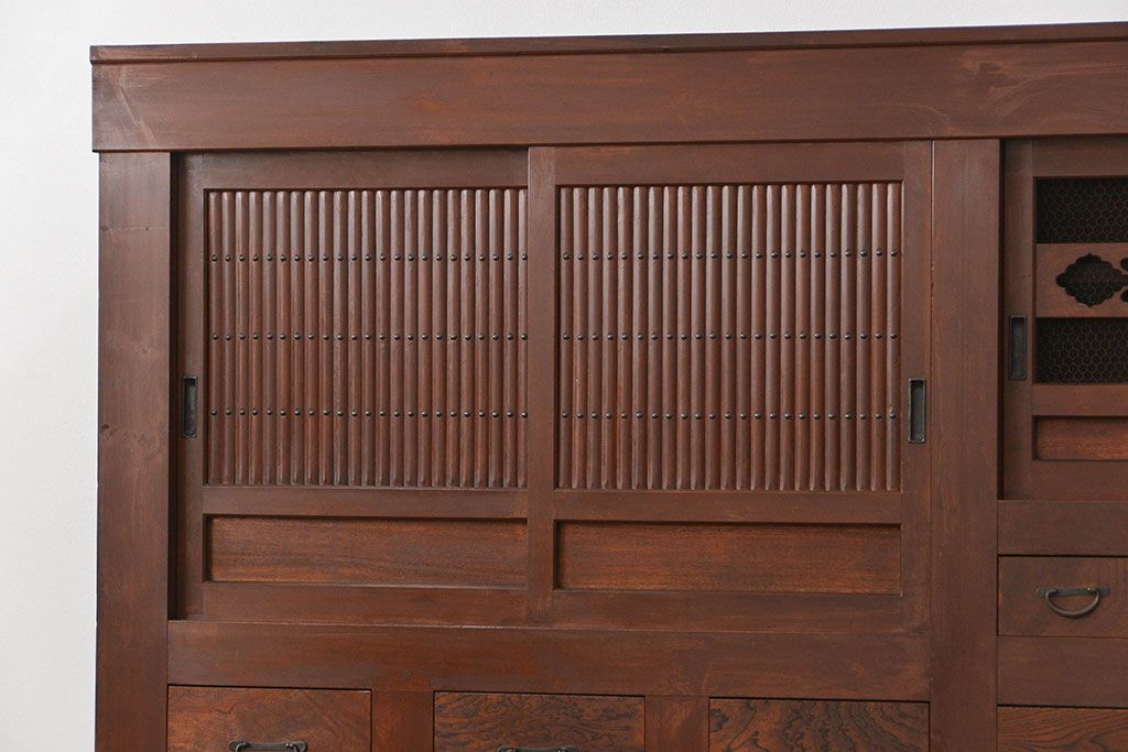 アンティーク家具　古民具・骨董 特別注文造り 背の高い変わり型昇り引き出し付き六尺水屋箪笥(食器棚、収納棚)