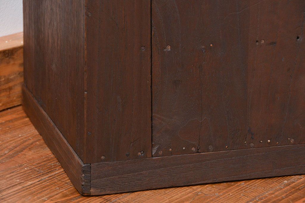 アンティーク家具　アンティーク 古い木のシンプルな本箱(収納棚、飾り棚)