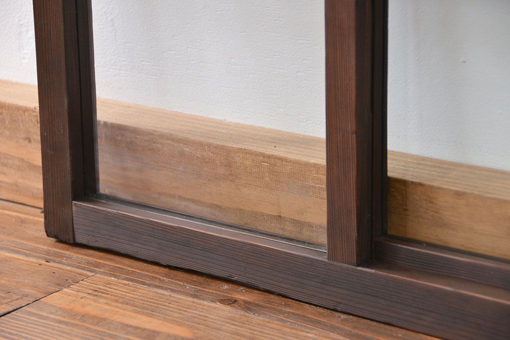 古民具・骨董 珍品 古いタバコ屋の小窓付きシックなガラス戸(引き戸、窓)